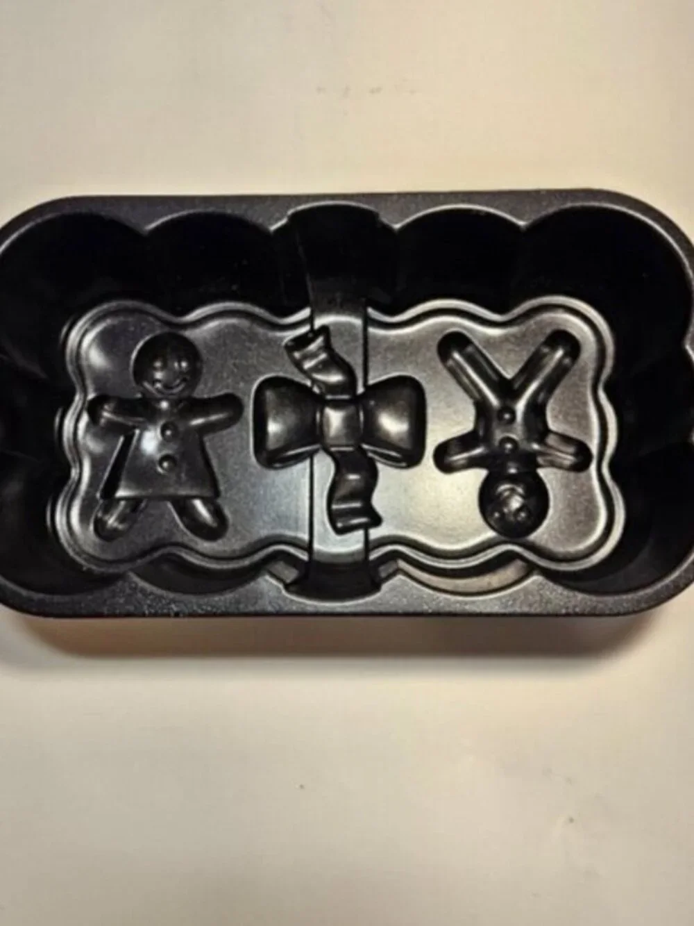 Nordic Ware 1 lb. Gingerbread Loaf Pan Cast Aluminum 3D Images Imprint